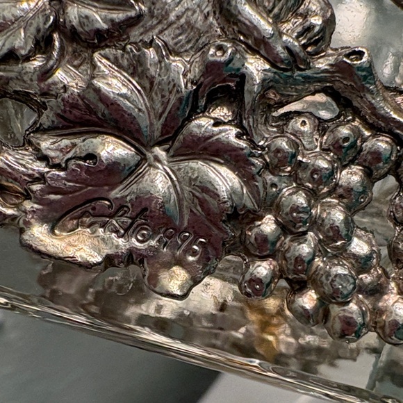 Vintage Arthur Court Glass Decanter with Rabbit &Grape Pattern in Aluminum - Picture 7 of 10